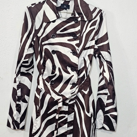 Zebra Print Double-Breasted Trench Coat - Picture 2 of 15